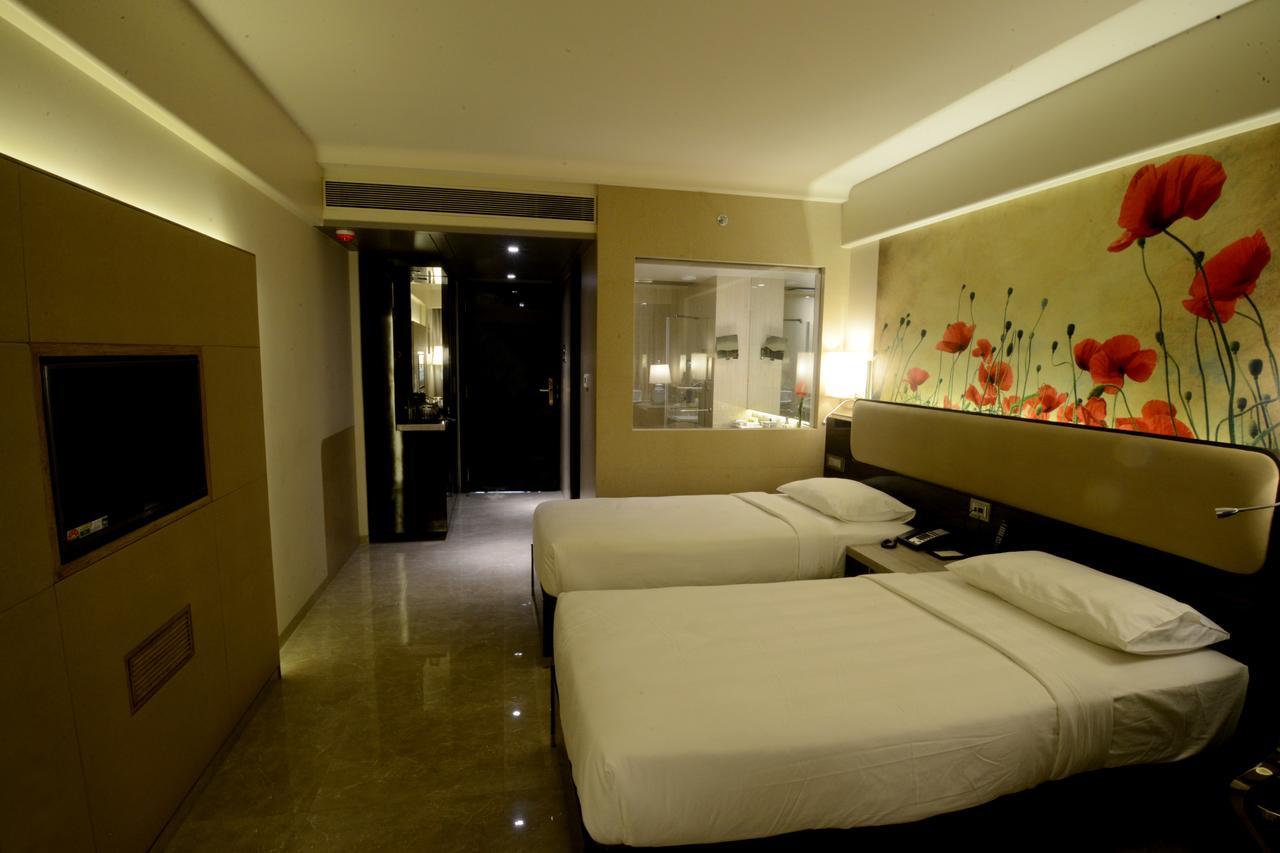 Sai Palace Grand, Malad Mumbai Bagian luar foto