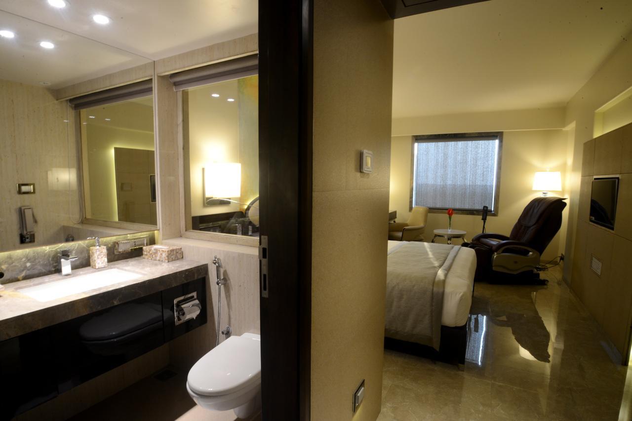 Sai Palace Grand, Malad Mumbai Bagian luar foto