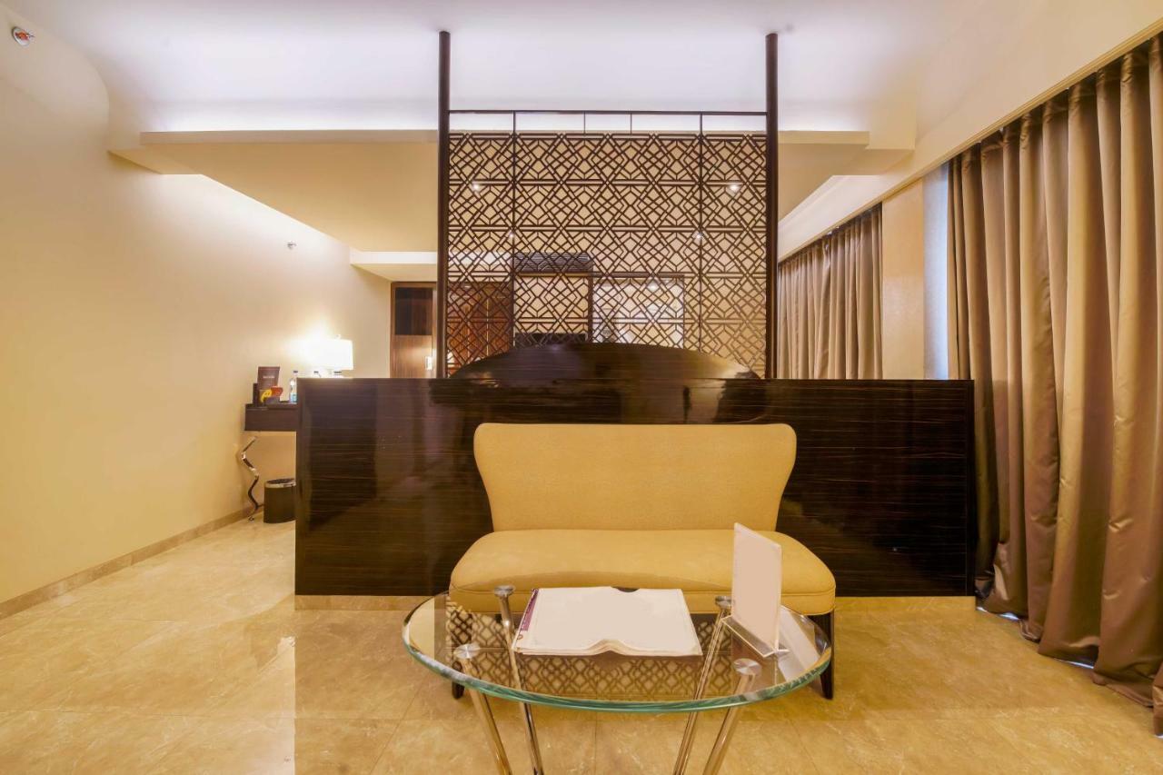 Sai Palace Grand, Malad Mumbai Bagian luar foto