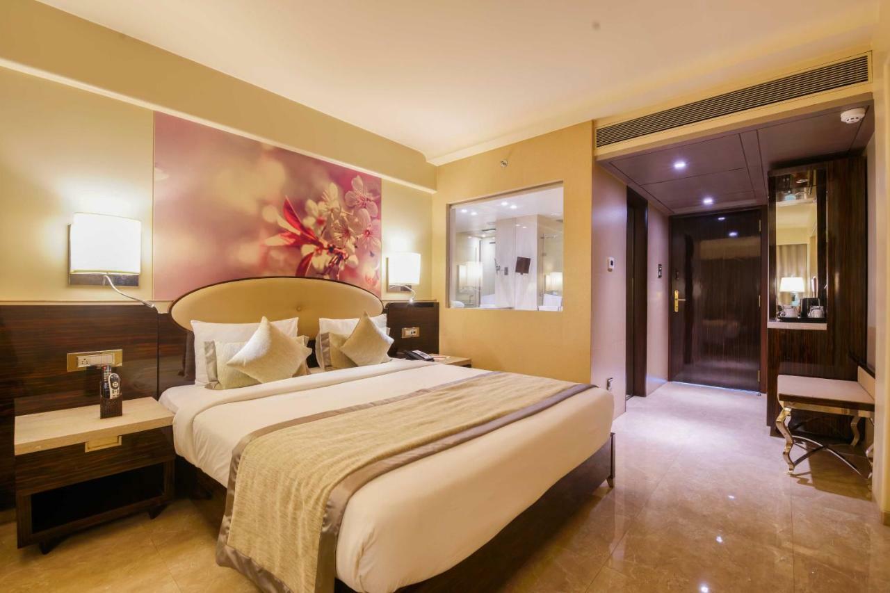 Sai Palace Grand, Malad Mumbai Bagian luar foto